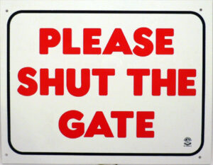 Brooklands Plaque ‘Please Shut The Gate’ Sign